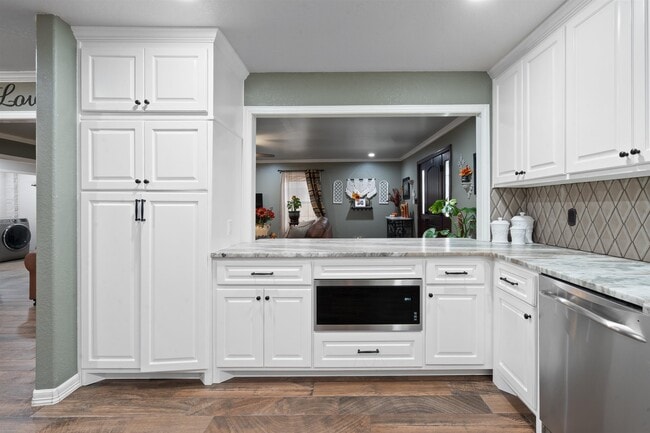 Building Photo - 115 Gyna Dr