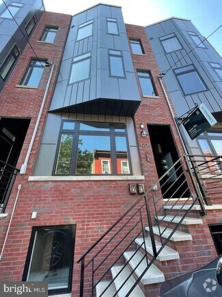 Building Photo - 1208 N Taylor St