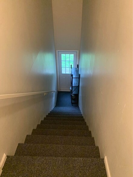 Back door with staircase to courtyard - 5201 ATLANTIC Blvd