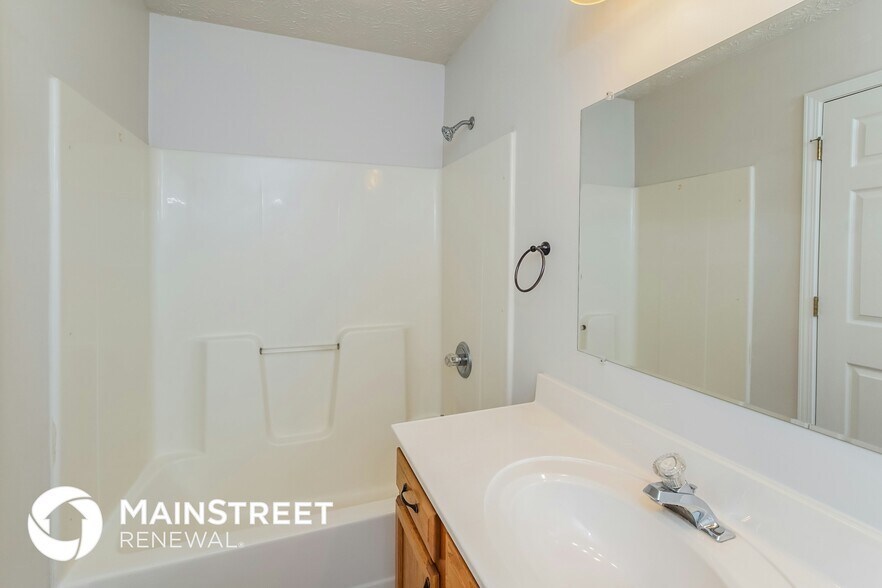 Building Photo - 6216 Vandemere Dr