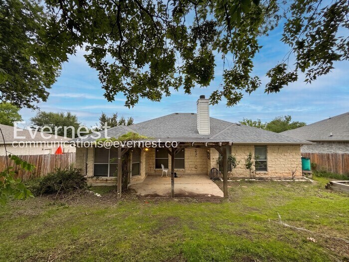 Building Photo - 2315 Chestnut Path