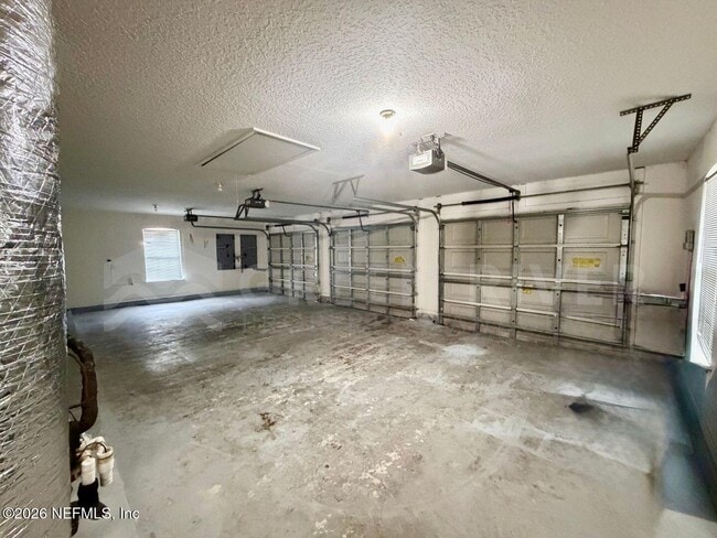 Building Photo - 1462 Scenic Oaks Dr