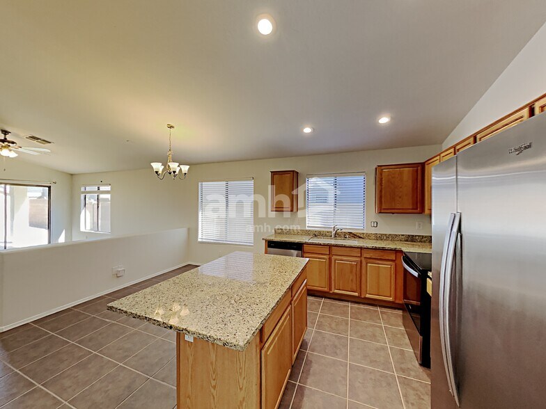 Building Photo - 13732 W Solano Dr