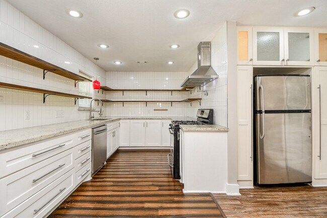 Building Photo - 5715 Ettrick Dr