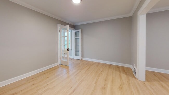 Building Photo - For August Move-In - West Blvd Area - 2 Bedroom Single Family Home