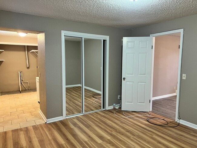 Master Bedroom - 2342 S Crysler Ave