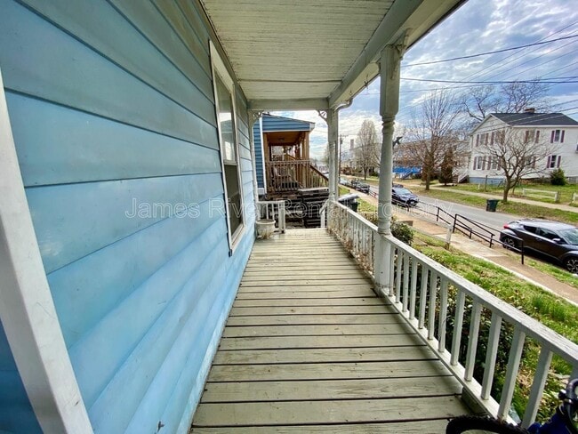 Building Photo - 800 Pierce St