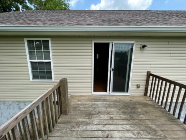 Building Photo - 210 Vanover Ln