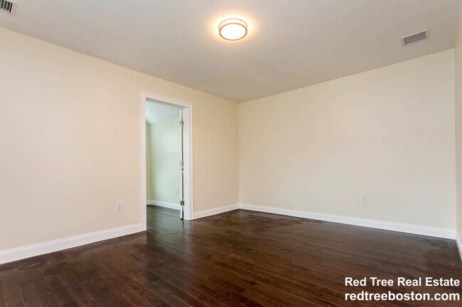 Building Photo - 476 Fulton St