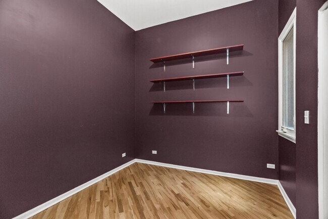 Building Photo - 2625 W Chicago Ave