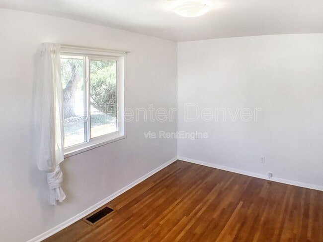 Building Photo - 1285 S Holly St