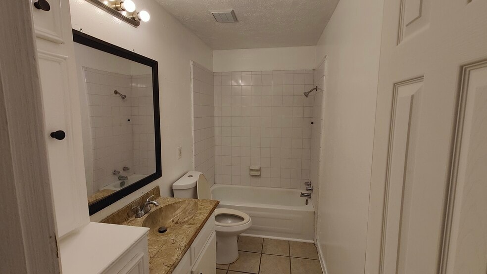 Building Photo - 2203 Smoke Rock Dr