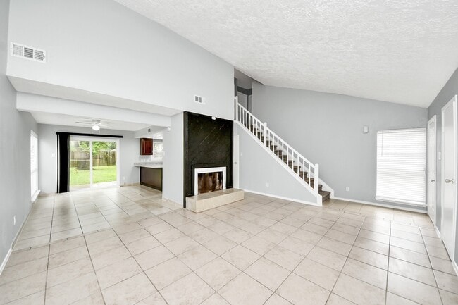 Building Photo - 16618 Lonesome Quail Dr