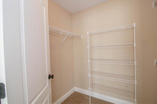 Building Photo - 123 Bogard Ln