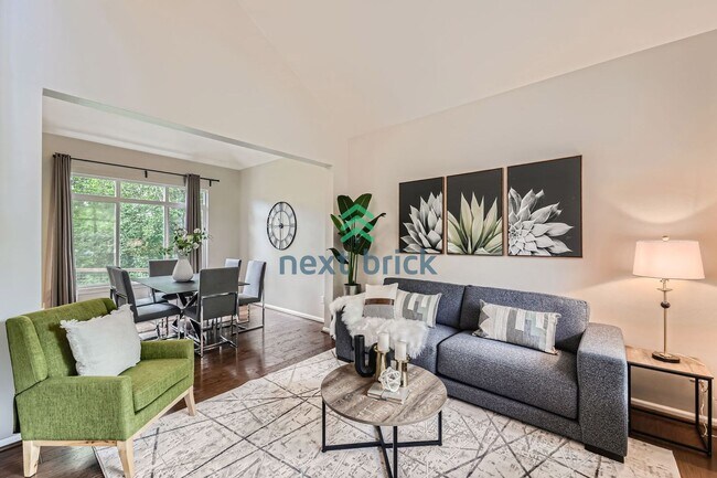 Building Photo - A beautiful 3 bedrooms and 2.5 bathrooms h...