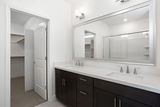 Building Photo - Gorgeous Home to Rent in Folsom!