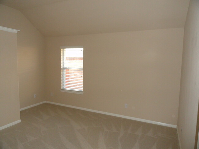 Building Photo - 10024 Lisi Anne Dr