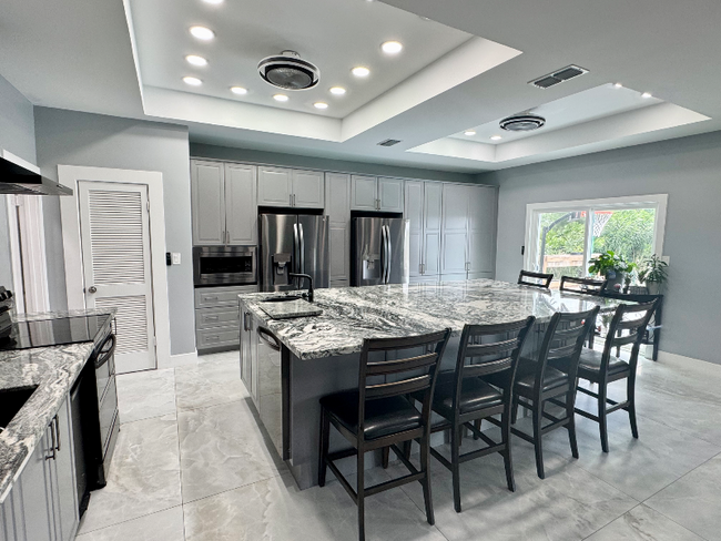 Building Photo - 709 Avenida Escandon