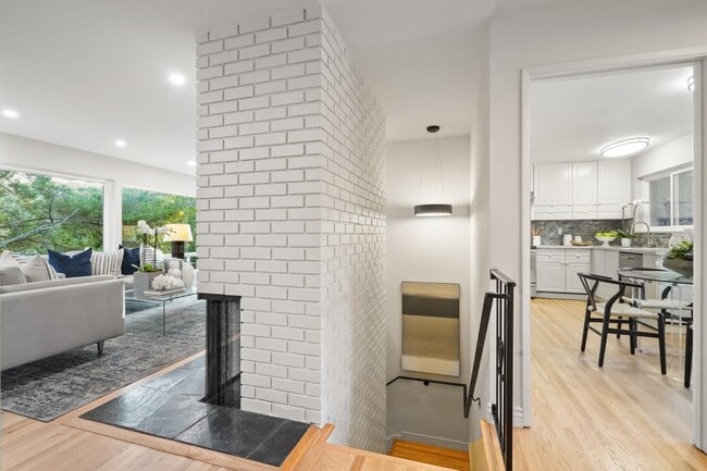 Building Photo - 3811 Farm Hill Blvd