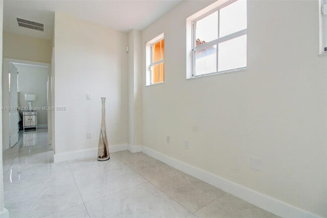 Building Photo - 15445 SW 26th Terrace