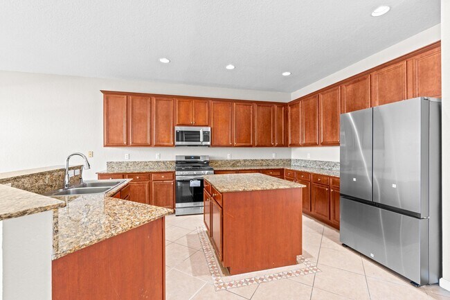Building Photo - 266 Berenger Walk