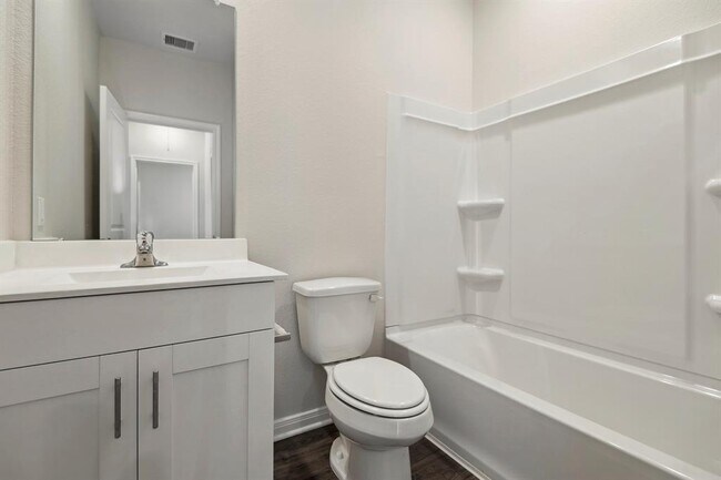 Building Photo - 16434 Blossom Grv Dr