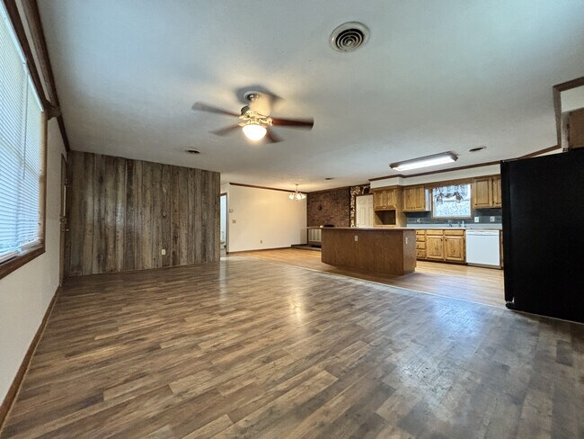 Building Photo - 1500 Murray-Kittrell Rd