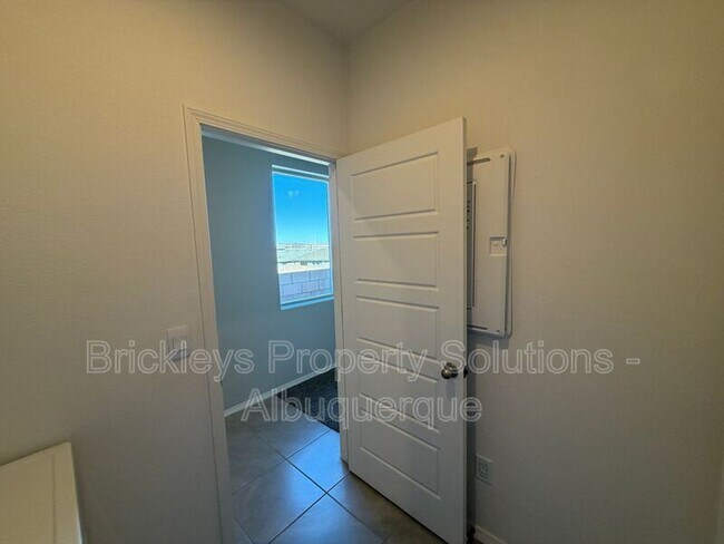 Building Photo - 4875 Mount Salas St NE