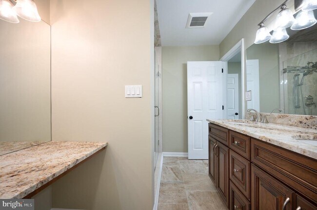 Building Photo - 110 Talleyrand Dr