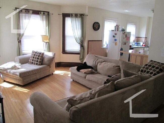 Building Photo - Faneuil St 3 Bed