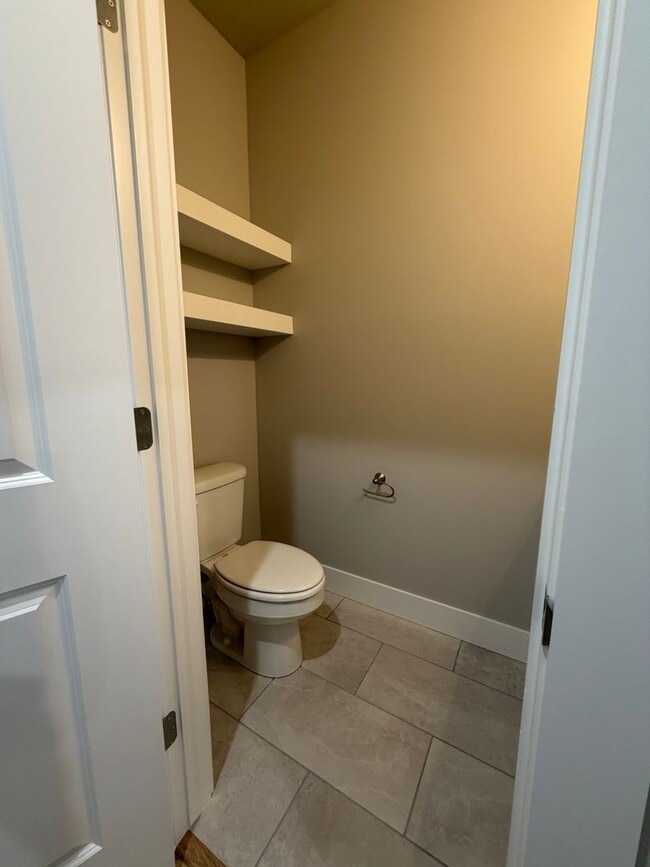 Building Photo - ***1006 Seaborn Way***