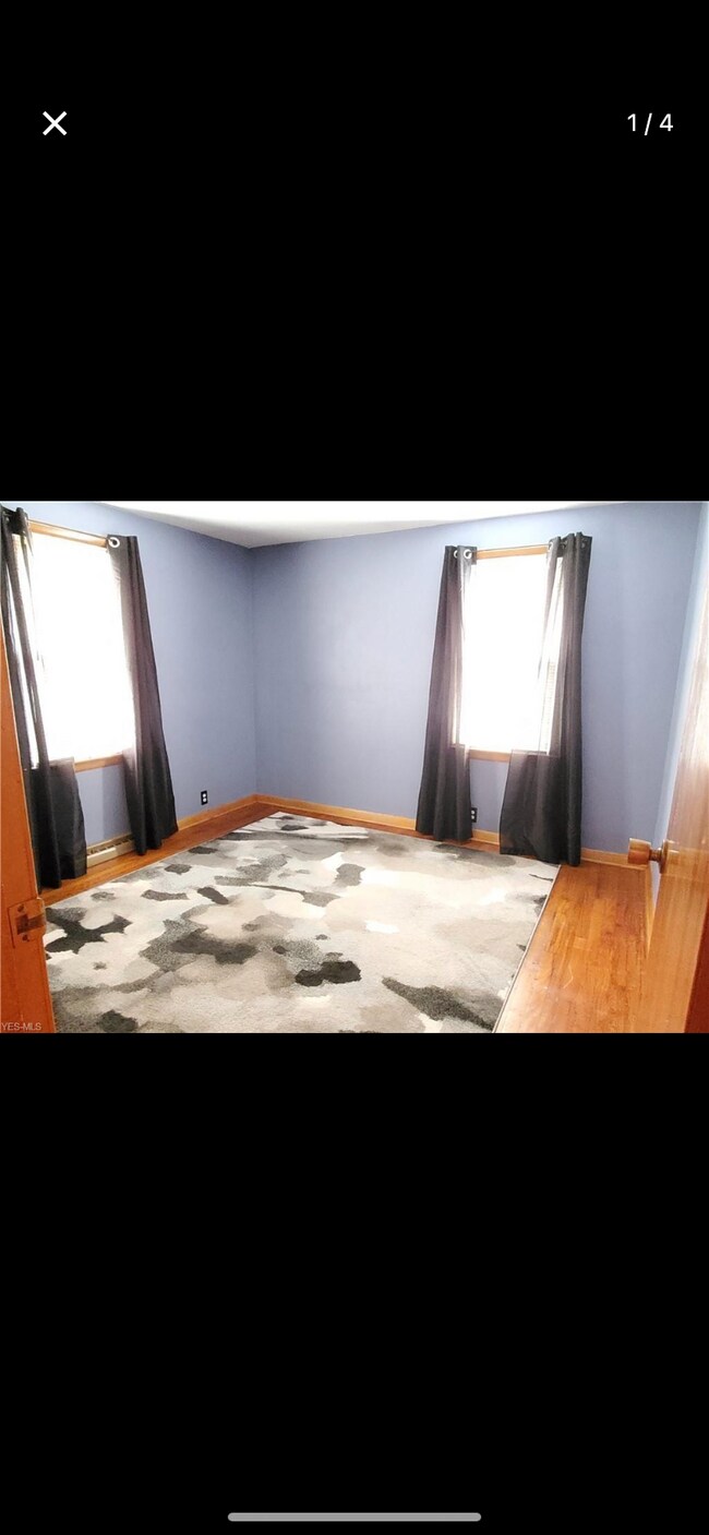 Building Photo - 963 Roberts St