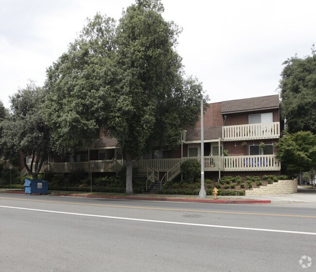Primary Photo - Camelot Apartments