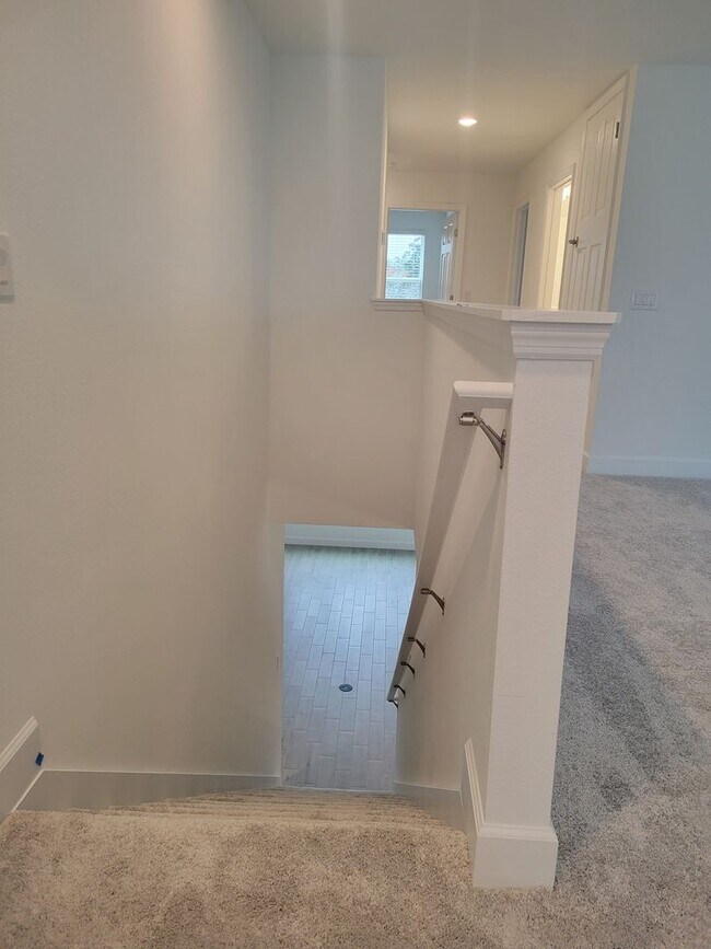 Building Photo - 5 Bedroom Brand New House with Innovative Technology near Winter Park