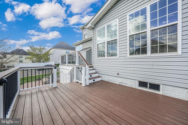 Building Photo - 15000 Gossom Manor Pl