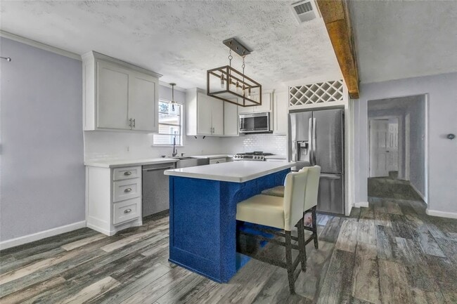 Building Photo - 2848 Azalea Ave