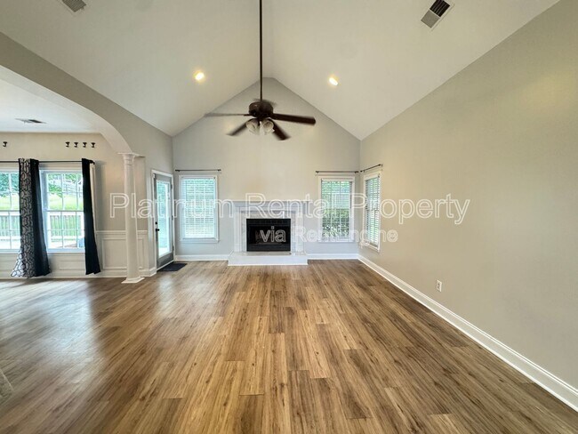 Building Photo - 1702 Stonegate Way SW