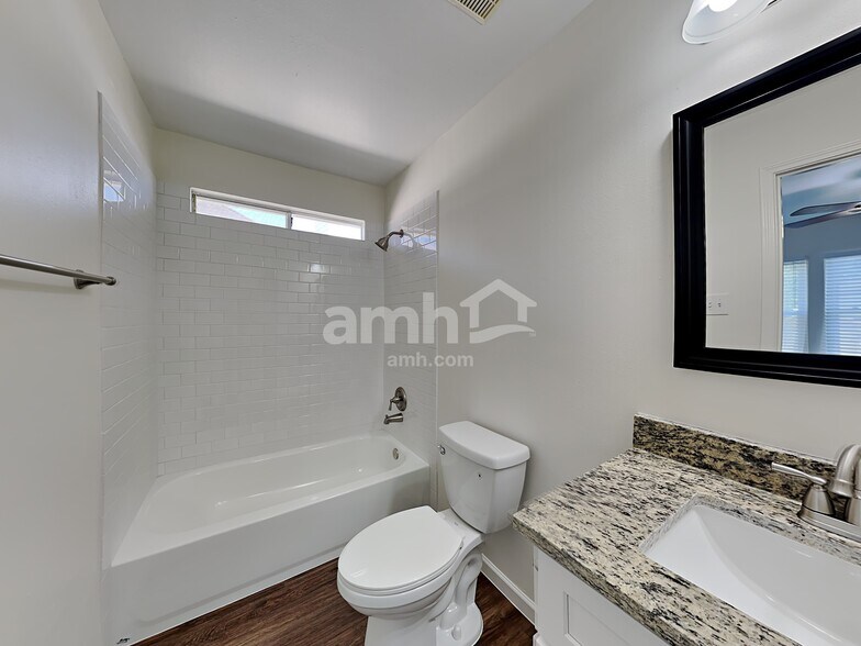 Building Photo - 11731 Rolling Stream Dr