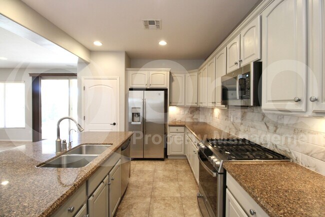 Building Photo - 13532 W Junipero Dr
