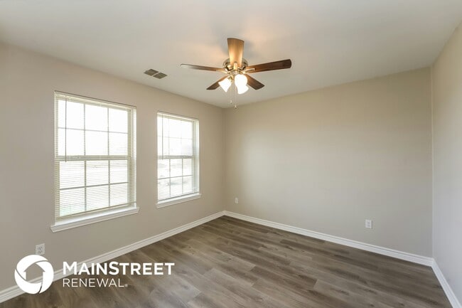 Building Photo - 1906 Uhl Rd