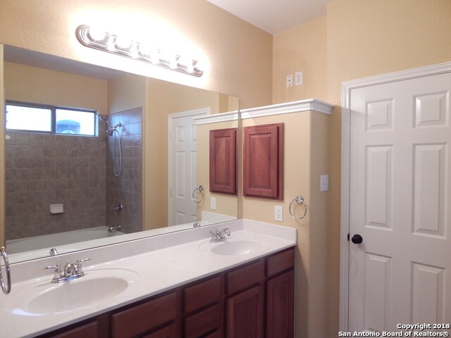 Building Photo - 1302 Nicholas Manor