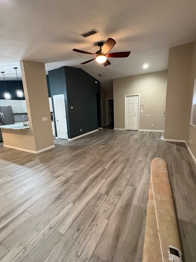 Building Photo - 6 Santiago Ct