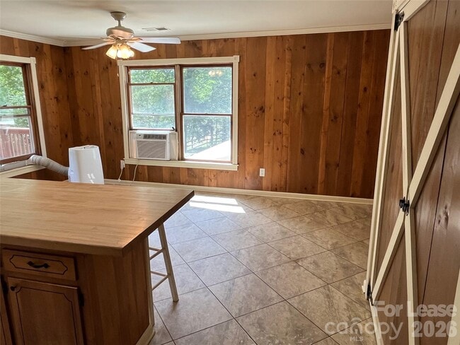 Building Photo - 8737 Whippoorwill Dr