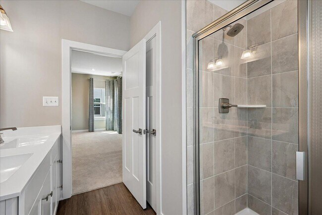 Building Photo - 1303 Potomac View Pkwy