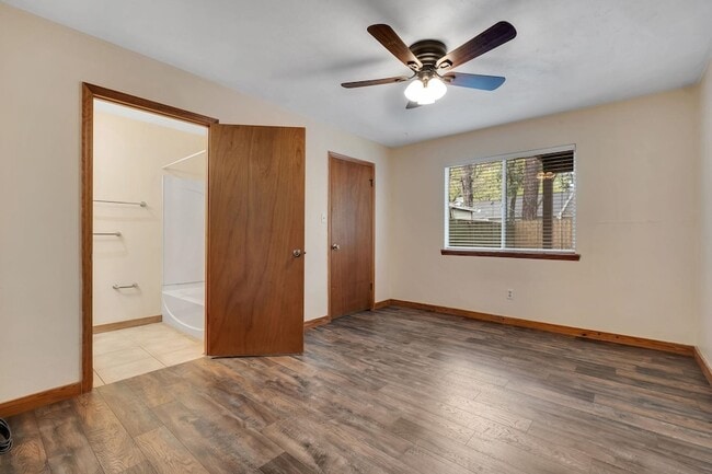 Building Photo - 2008 E Park Ave