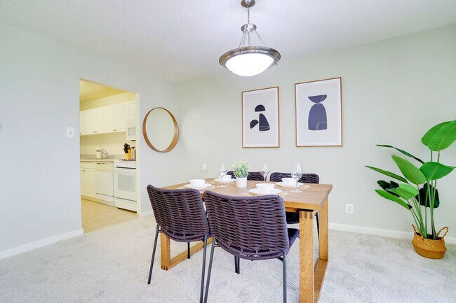 Building Photo - 320 23rd St S