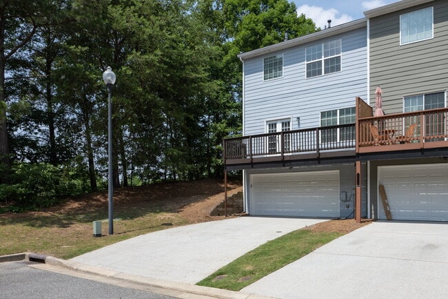 Building Photo - "Charming 3-Bed Home with 2.5 Baths close ...
