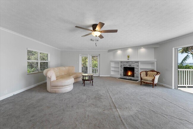 Building Photo - 850 NE Ixora Dr