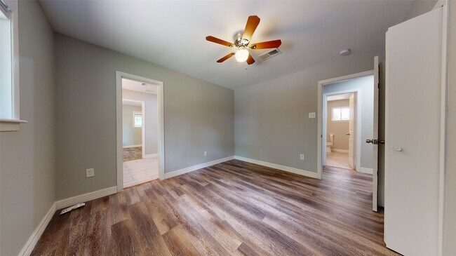 Building Photo - 14246 FM1314