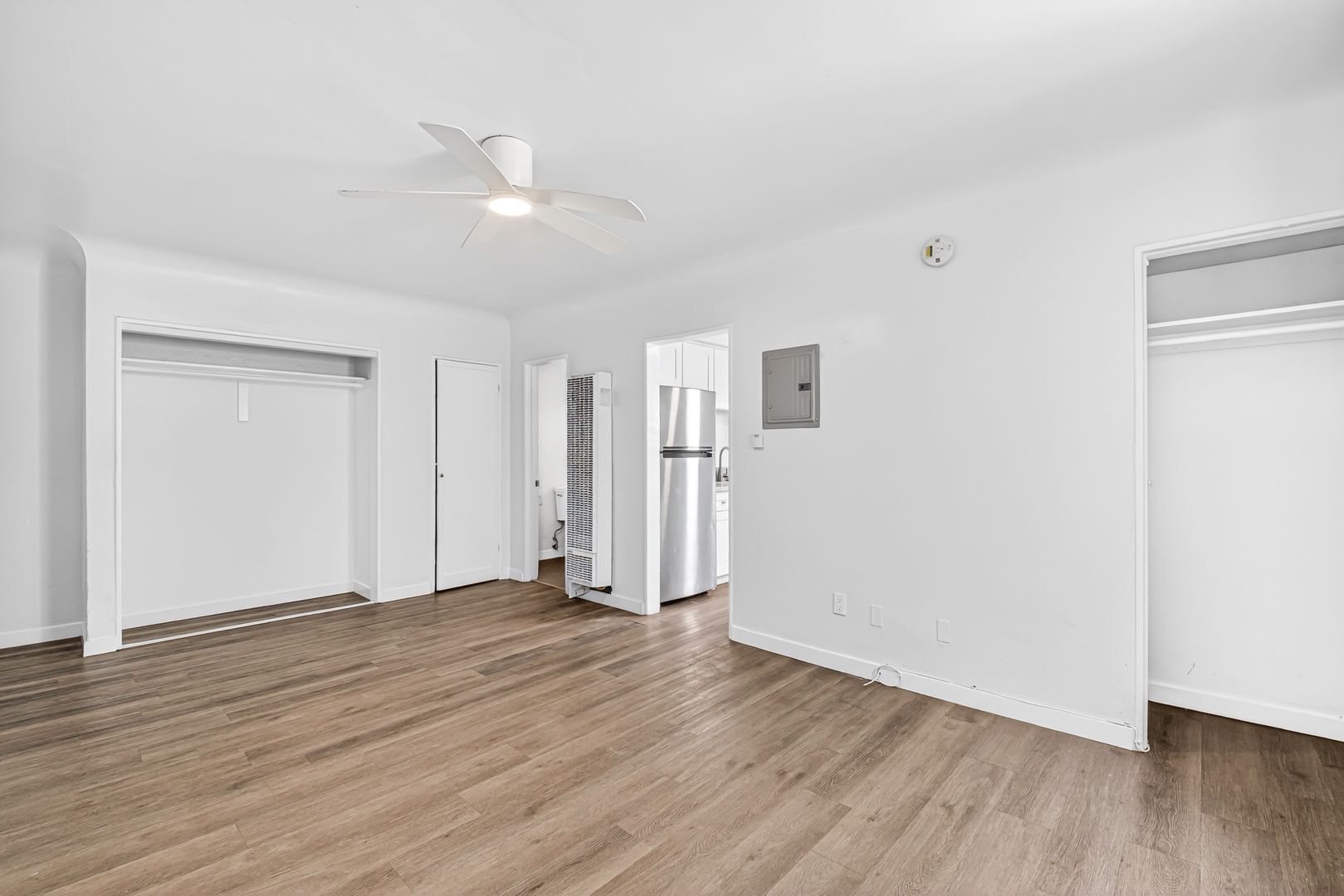 Building Photo - 636 Linden Ave